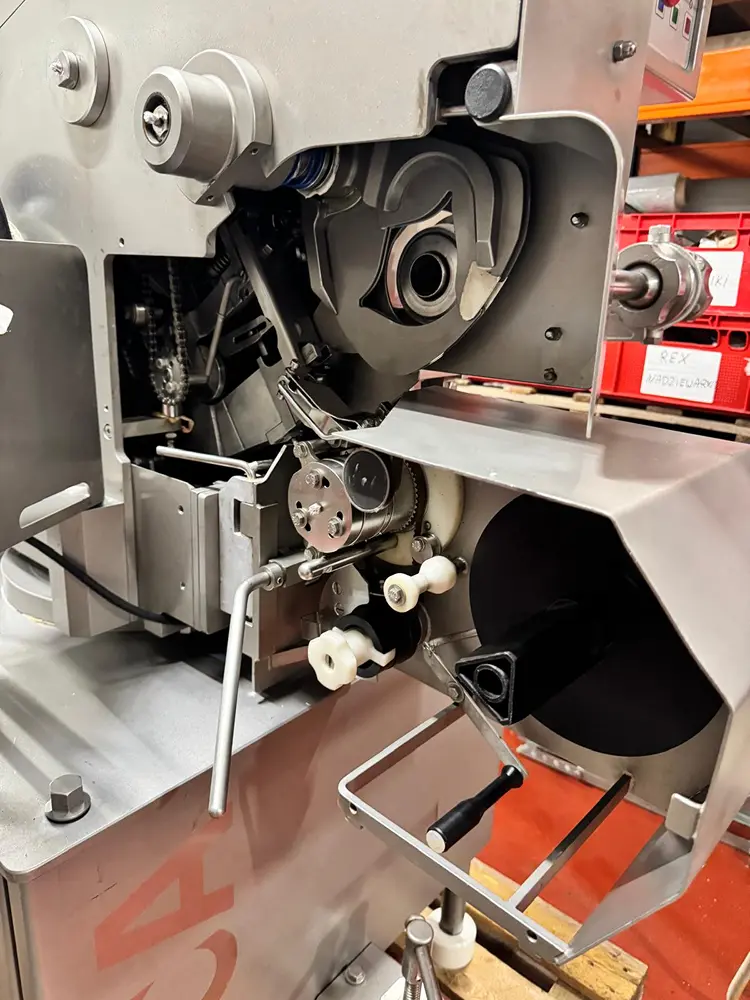 Automatic clipping machine FCA3430-18 5